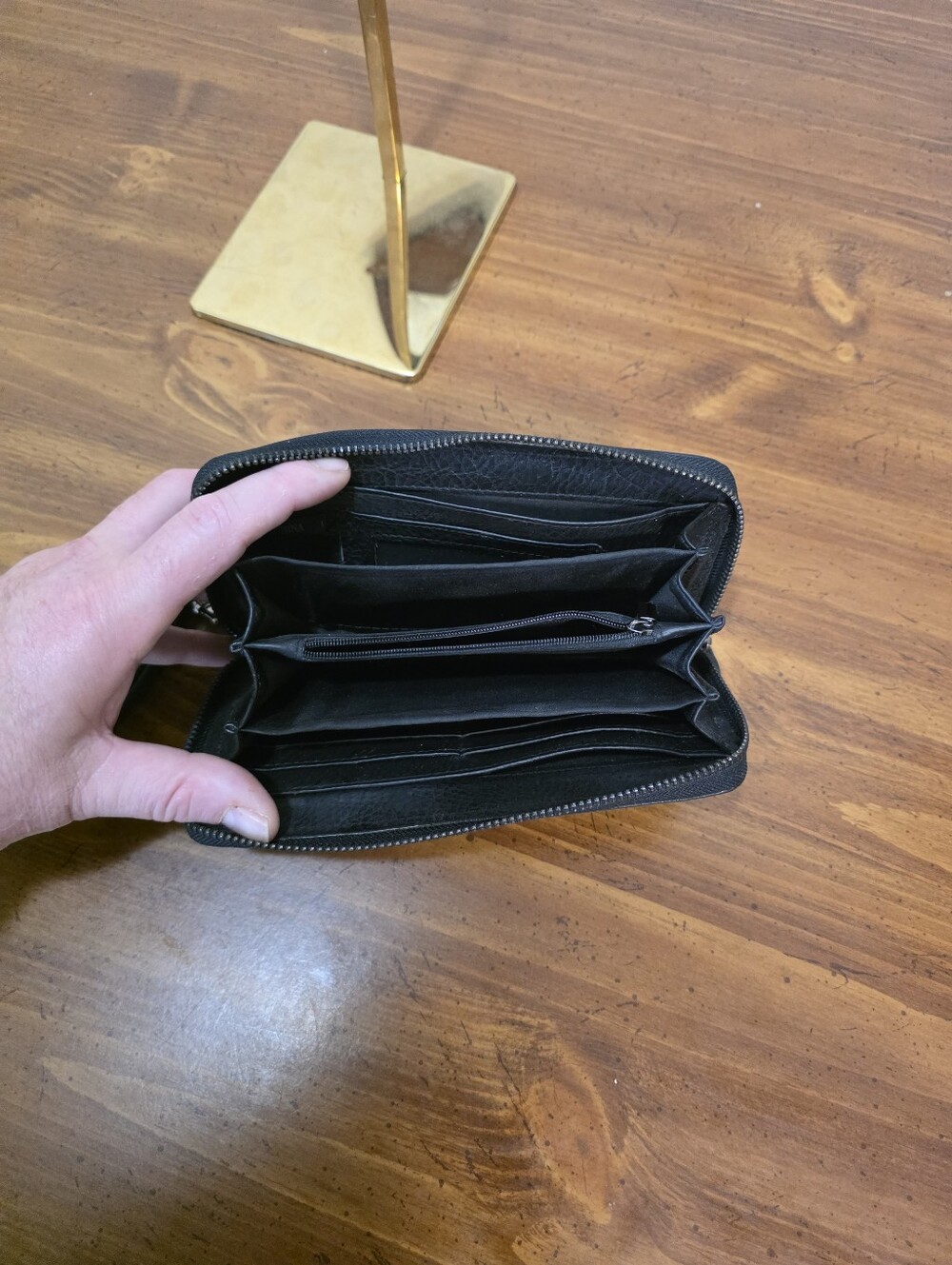 Tory Burch Continental Black Leather Zip Wristlet with Logo - Picture 8 of 12